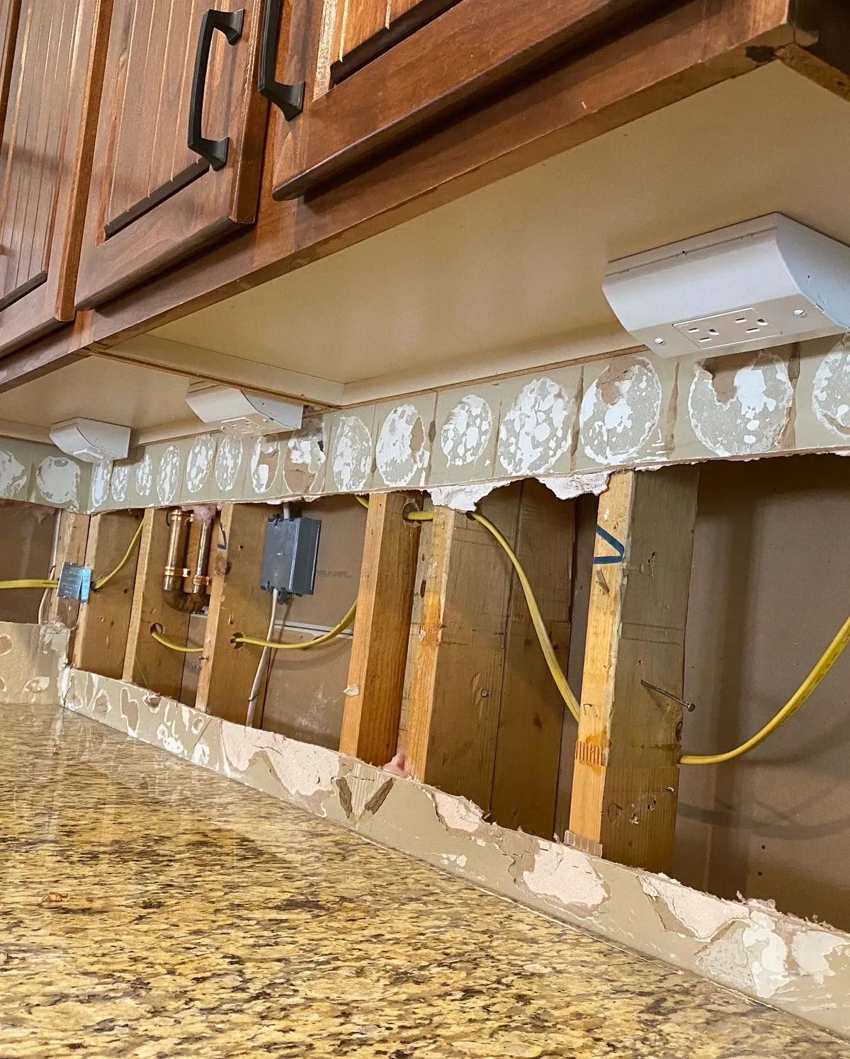 Cabinet and kitchen lighting 29