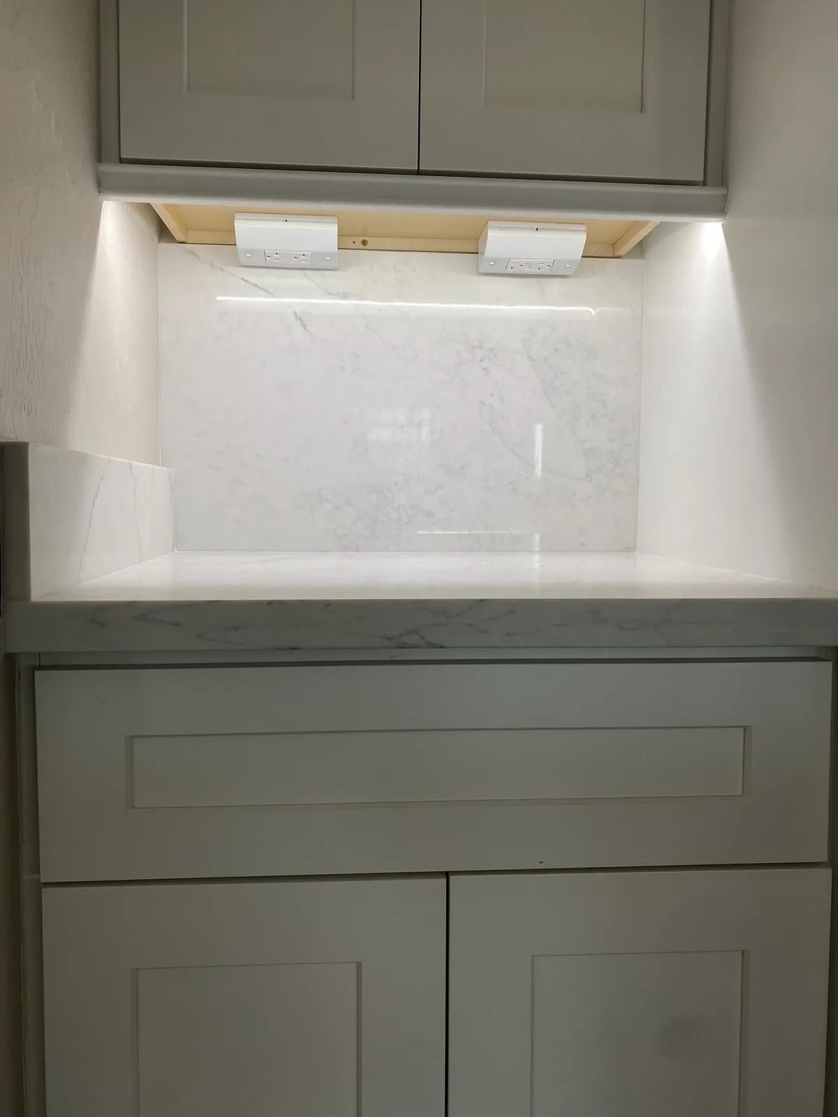 Cabinet and kitchen lighting 28